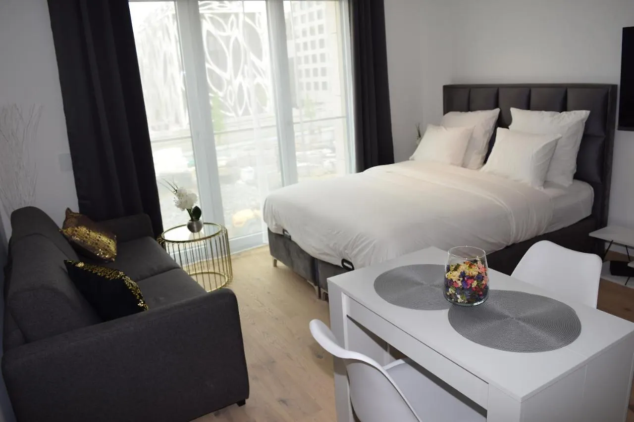 Lawson'S Gold Bell Studio Luxembourg Apartment